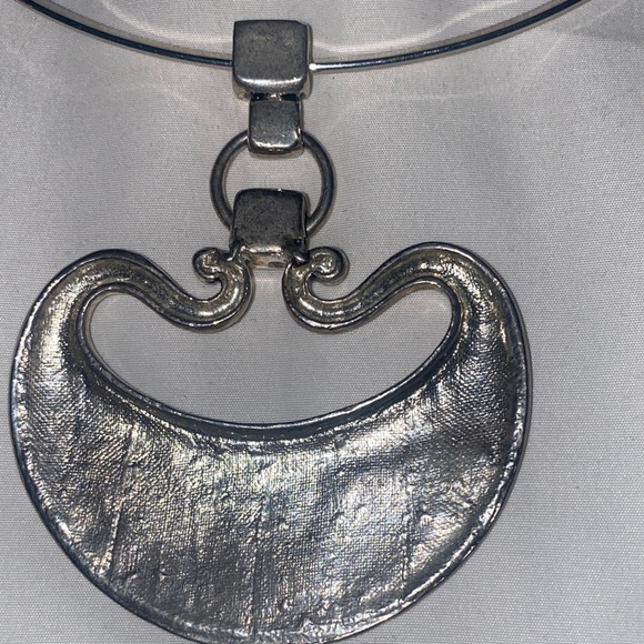 Elegant Necklace - Picture 9 of 11